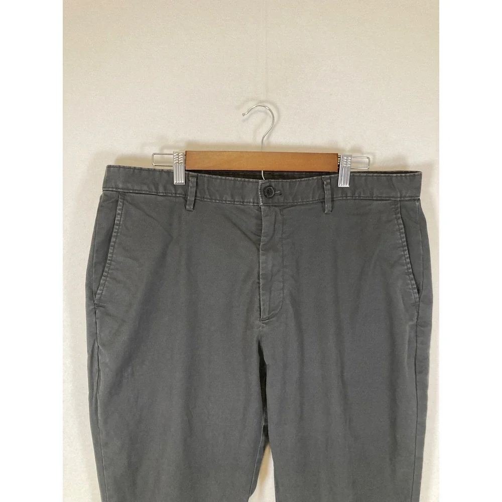 Classic Banana Republic Men 36x30 Charcoal Grey Athletic Fit Stretch Chino Pants
